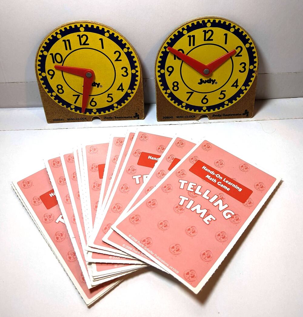 Telling Time with the Judy Clock - Includes 2 Clocks and 12 Flash Cards PreOwned